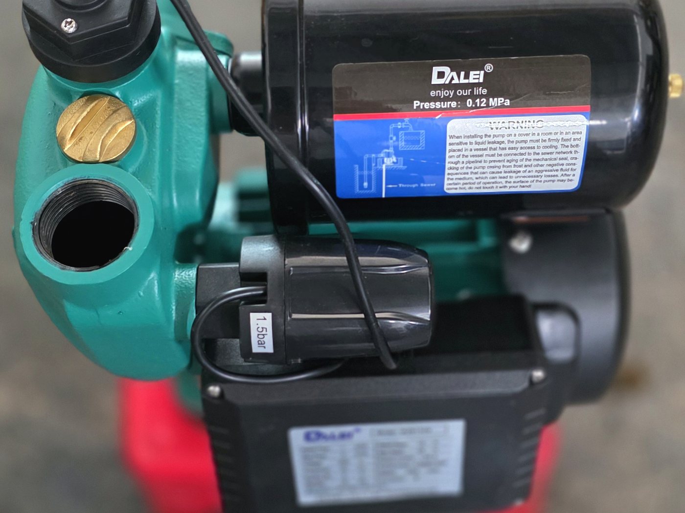 Góc chi tiết máy bơm tăng áp từ kho Drive